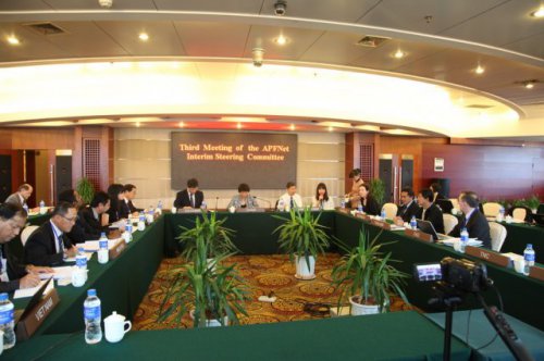  2013年第三届指导委员会会议 